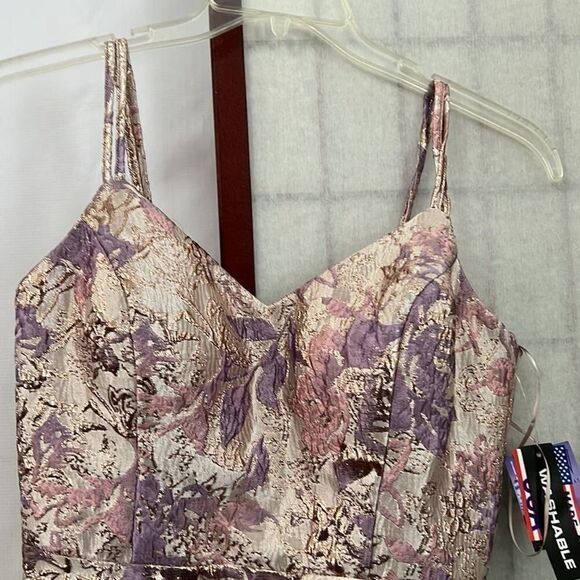 NIGHT WAY METALLIC NWT FORMAL GOWN SIZE 8‎ - Picture 7 of 11